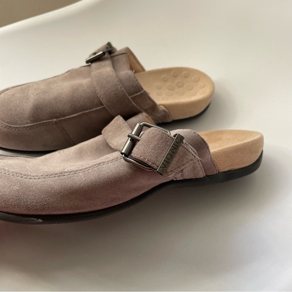 Vionic Tanya Gray Suede Buckle Slide Mule Shoes 8 - Picture 4 of 9